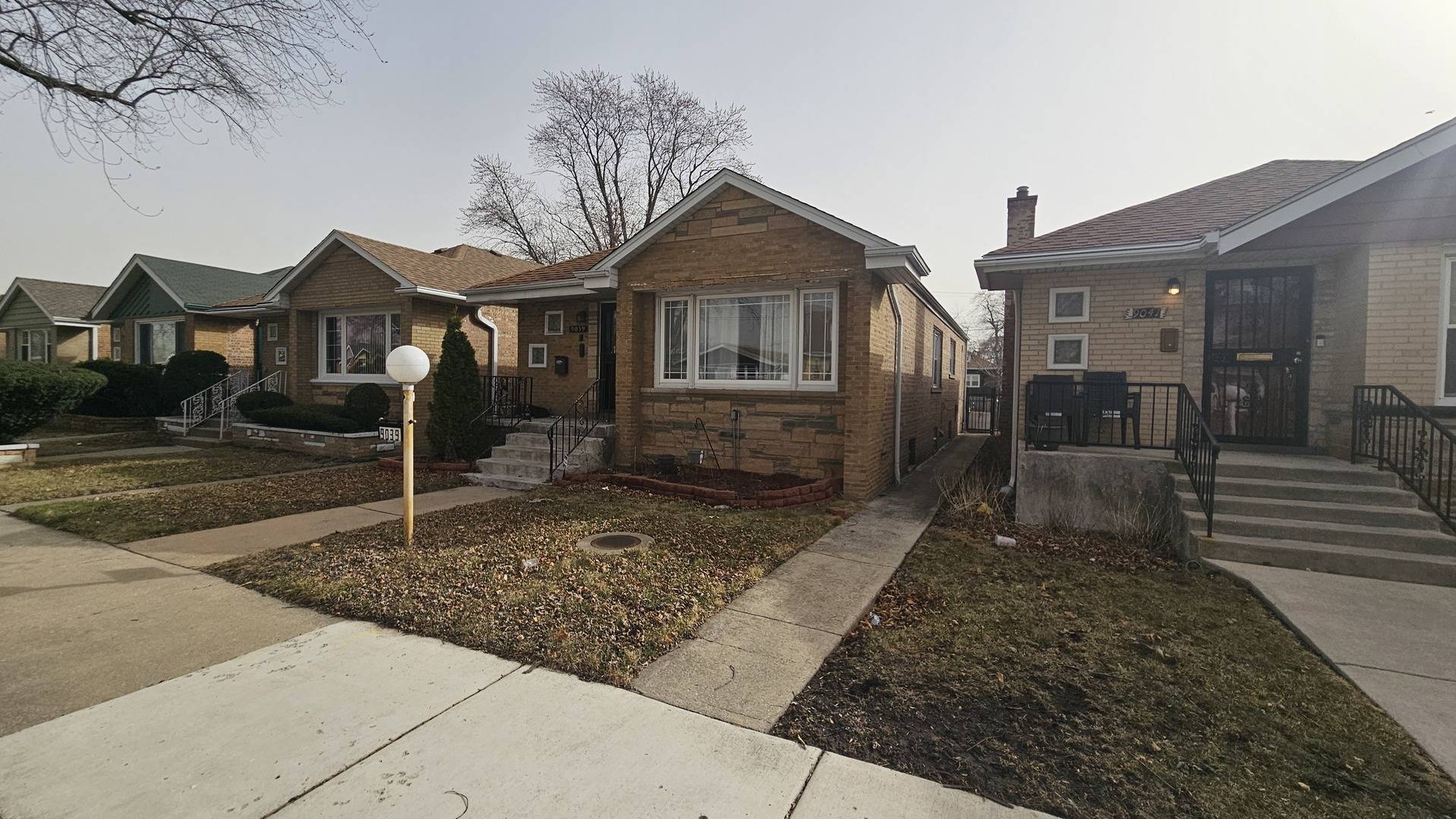Chicago, IL 60617,9039 S Phillips AVE