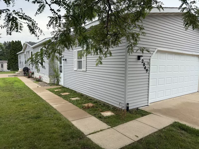 2049 Sunset LN, Belvidere, IL 61008