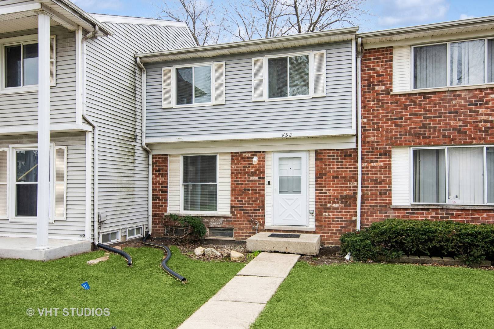 452 Mallview LN, Bolingbrook, IL 60440