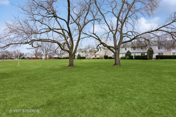 Bolingbrook, IL 60440,452 Mallview LN