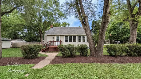 331 Charlotte AVE, Crystal Lake, IL 60014