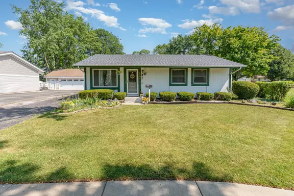 2308 Maple LN, Rolling Meadows, IL 60008