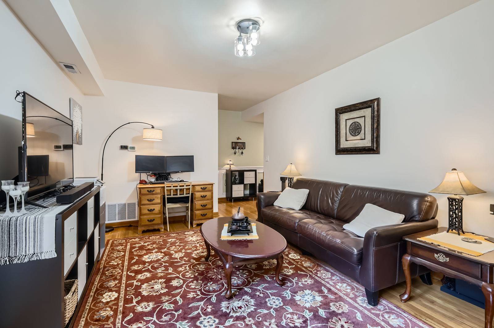 La Grange, IL 60525,28 S 6th AVE #1D