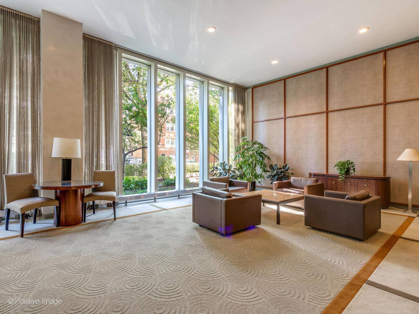 Chicago, IL 60657,3550 N Lake Shore DR #1921