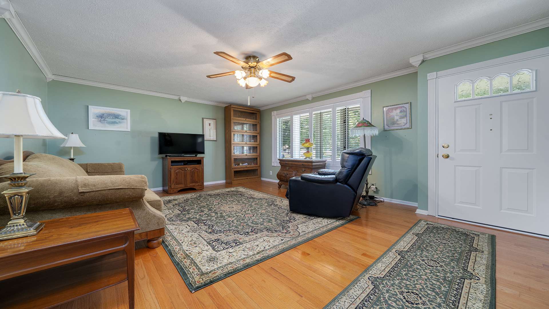 Machesney Park, IL 61115,9833 Gentian DR