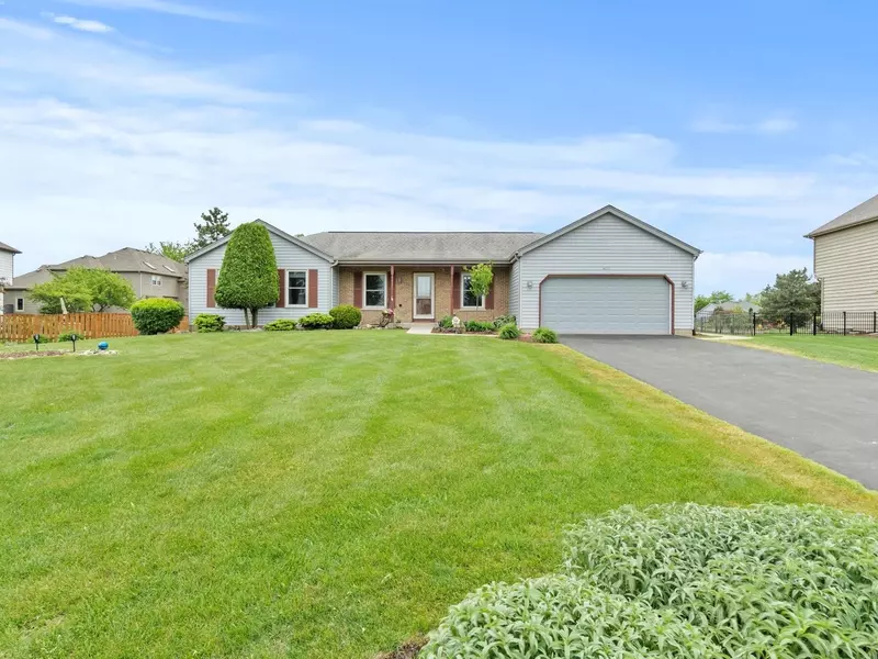 3721 Bunker Hill DR, Algonquin, IL 60102