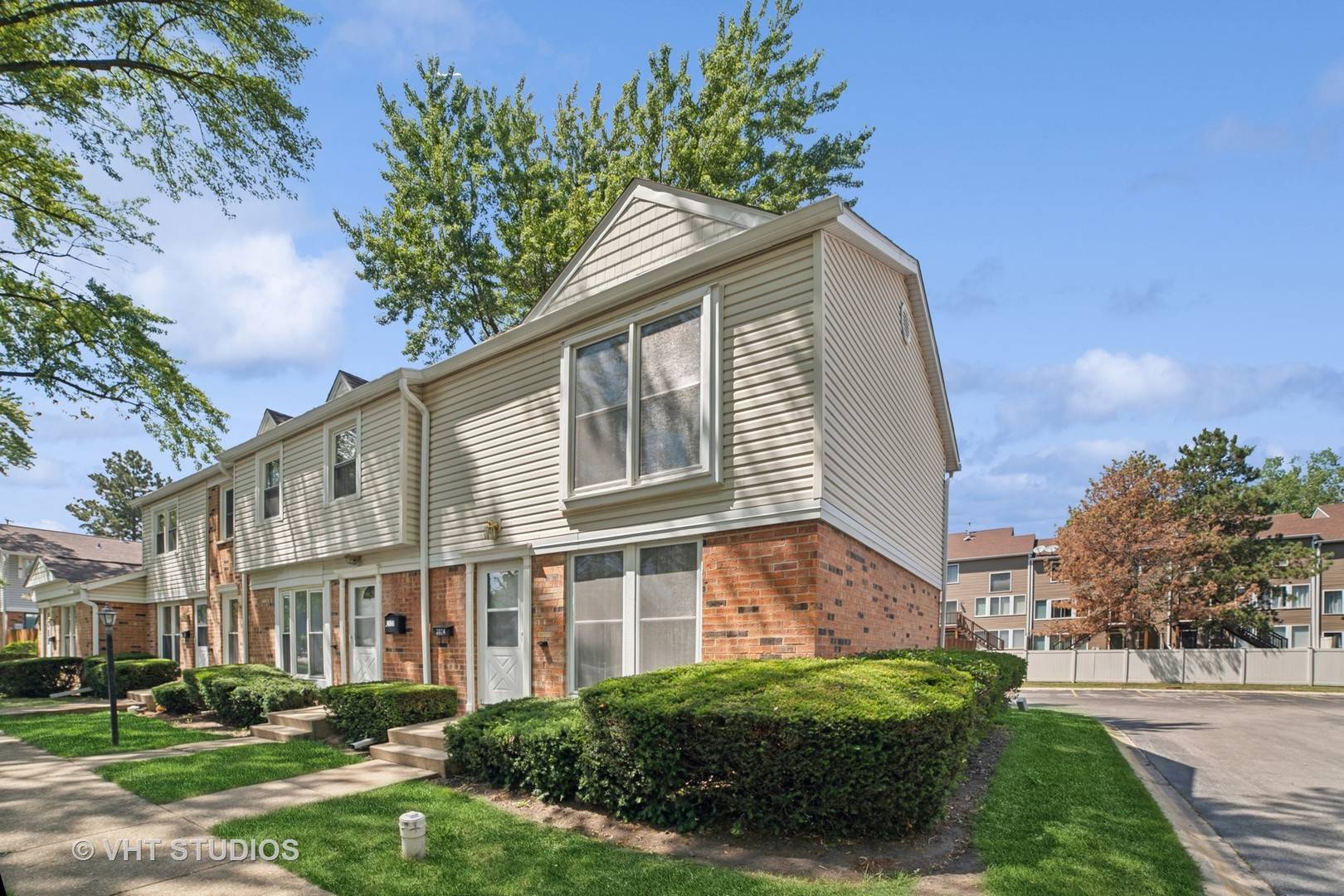 Streamwood, IL 60107,2024 Duxbury CT