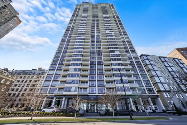 1300 N Lake Shore DR #10B, Chicago, IL 60610