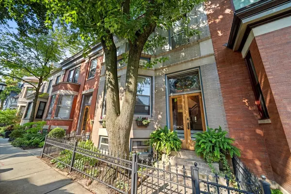 Chicago, IL 60613,3838 N Alta Vista TER