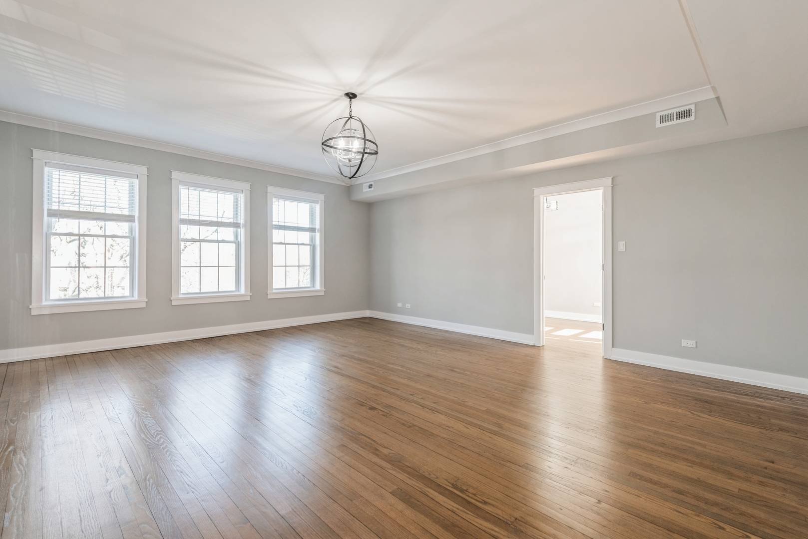 Chicago, IL 60626,1535 W Estes AVE #4