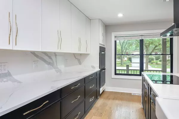 Naperville, IL 60540,1149 Elizabeth AVE
