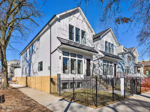2902 N Seeley AVE, Chicago, IL 60618