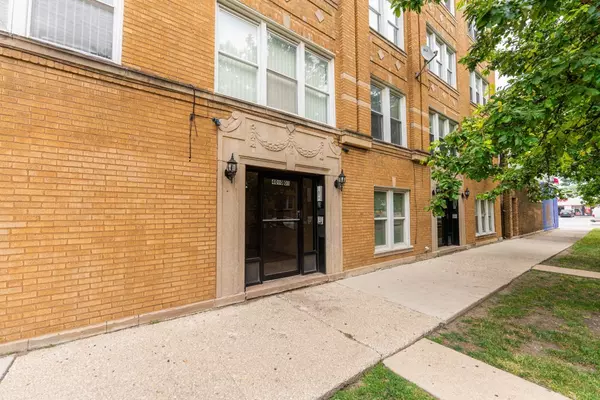 Chicago, IL 60641,4008 W NELSON ST #8A