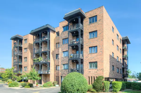 9396 Landings LN #206, Des Plaines, IL 60016
