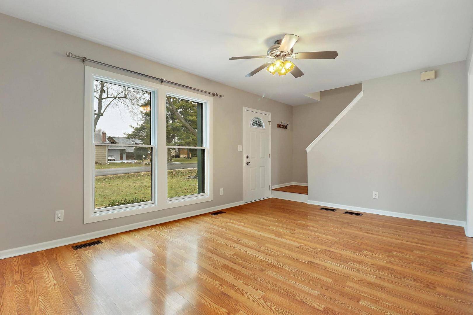 Wauconda, IL 60084,419 Foster RD