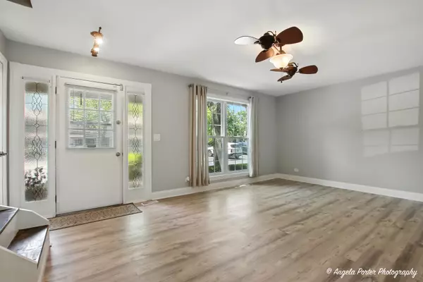 Waukegan, IL 60087,4179 Brentwood LN