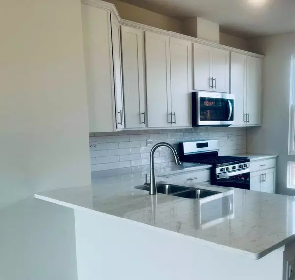 Schaumburg, IL 60173,2232 Venture DR