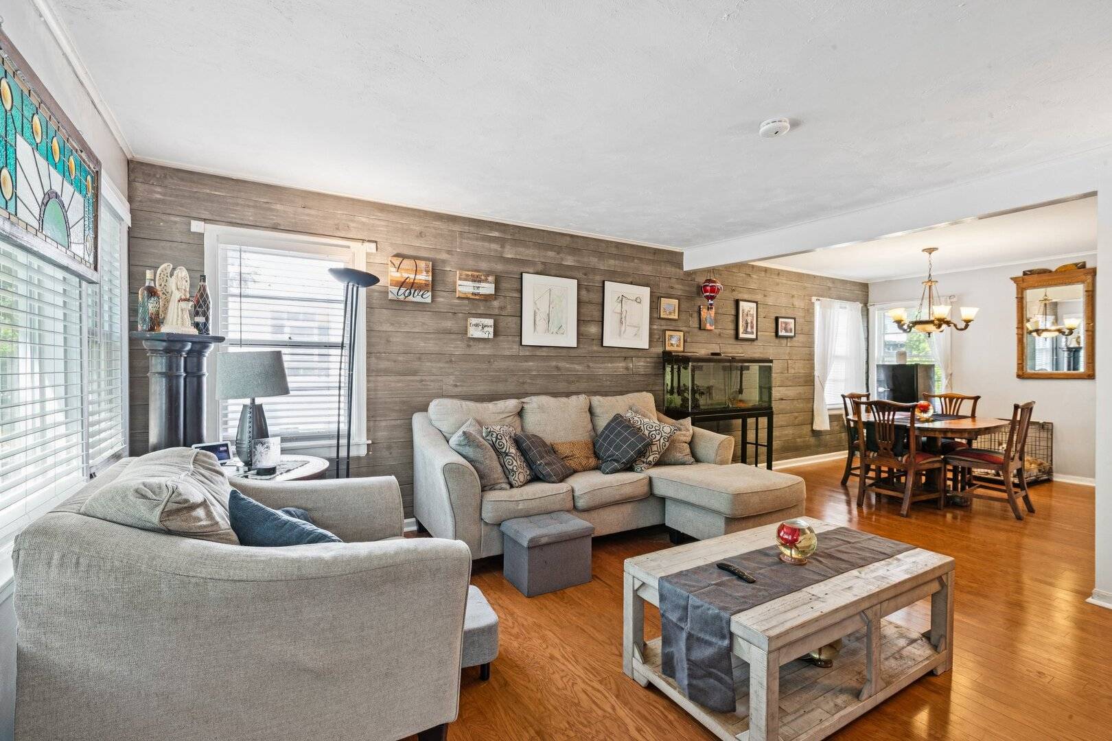 Evanston, IL 60202,2321 Lee ST