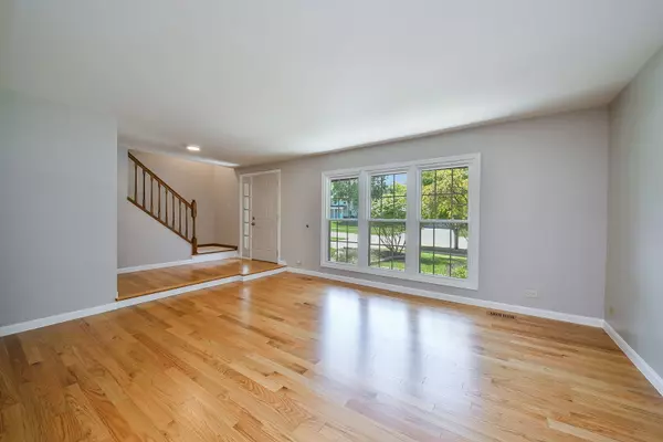 Winfield, IL 60190,27W098 Walnut DR