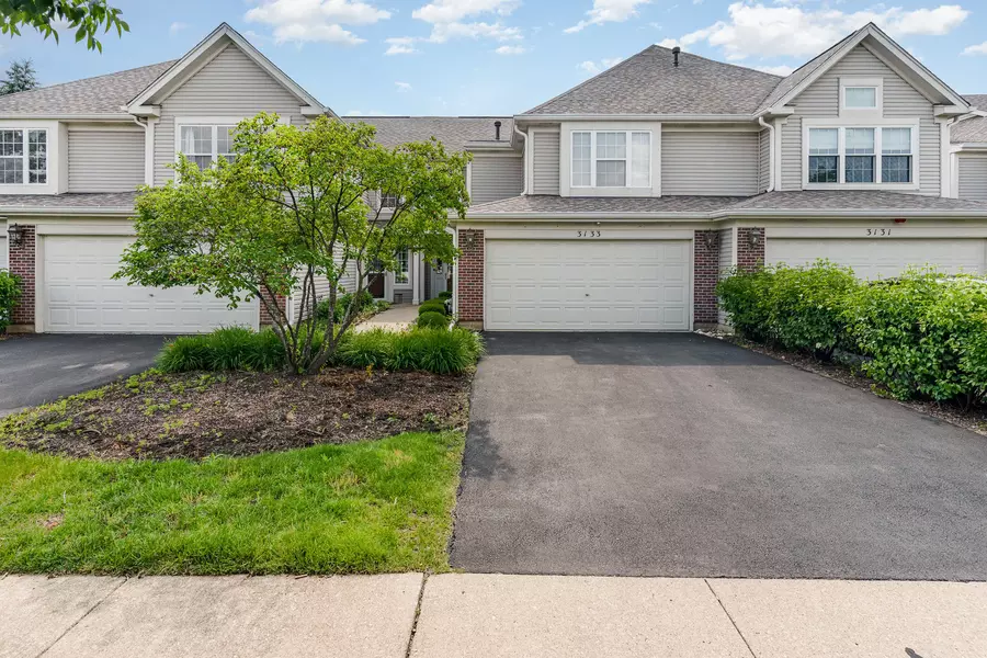 3133 Reflection DR, Naperville, IL 60564