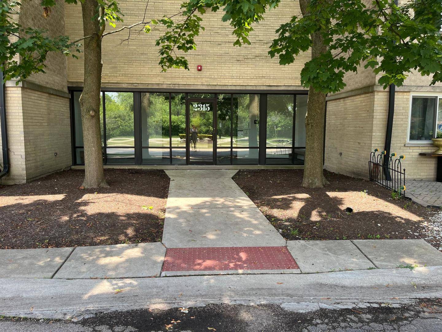 Arlington Heights, IL 60004,2315 E Olive ST #3G