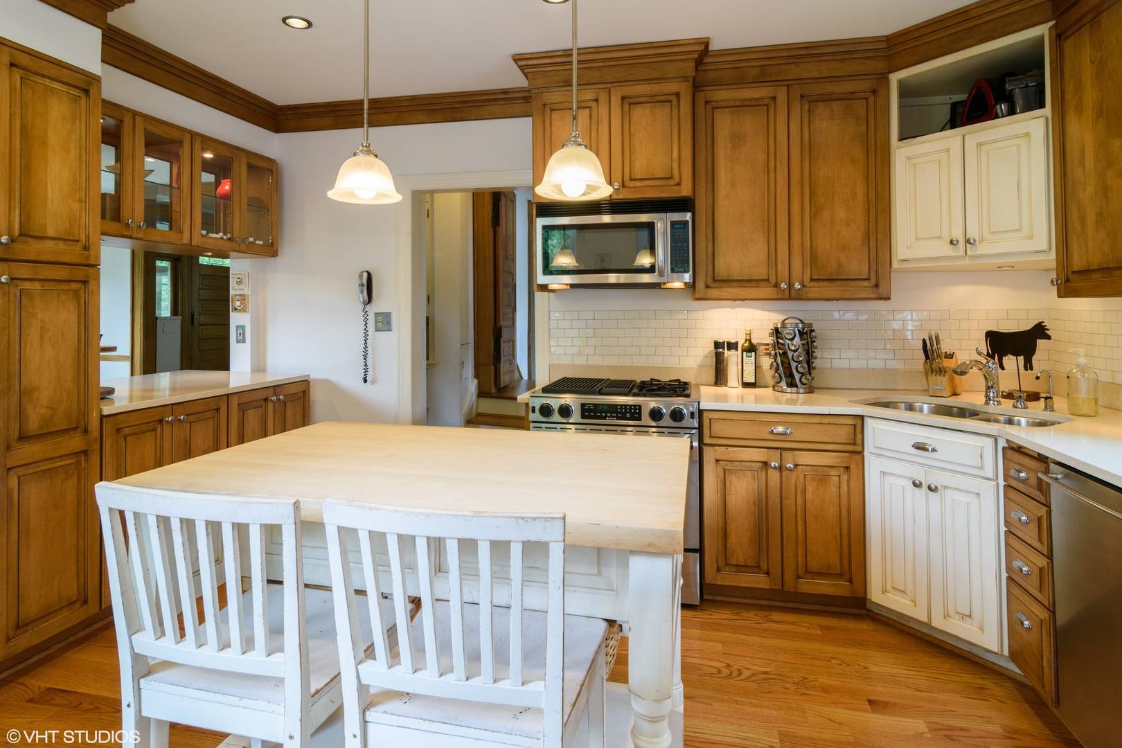 Riverside, IL 60546,177 Scottswood RD