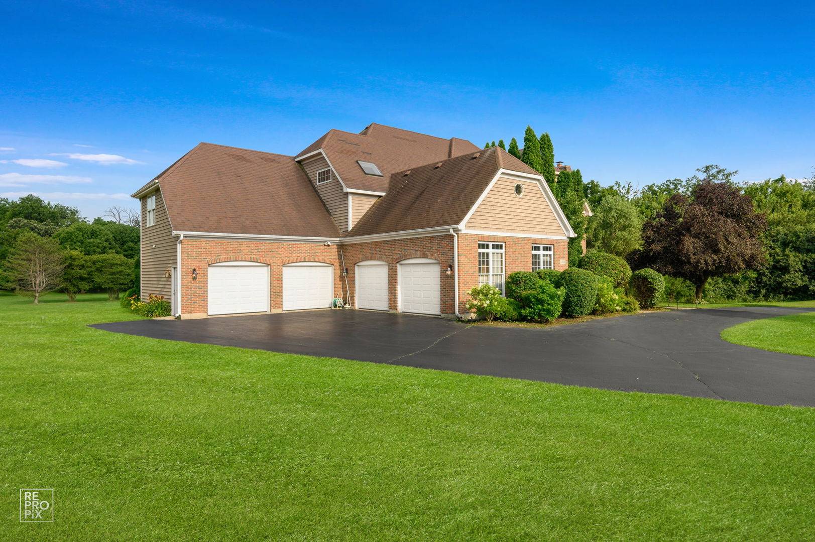 Crystal Lake, IL 60012,6709 Oakwood Manor DR
