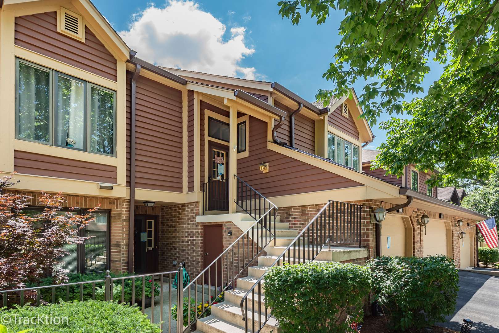 1014 Braemoor DR #B, Downers Grove, IL 60515