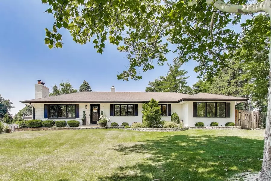 390 S Kenilworth AVE, Glen Ellyn, IL 60137