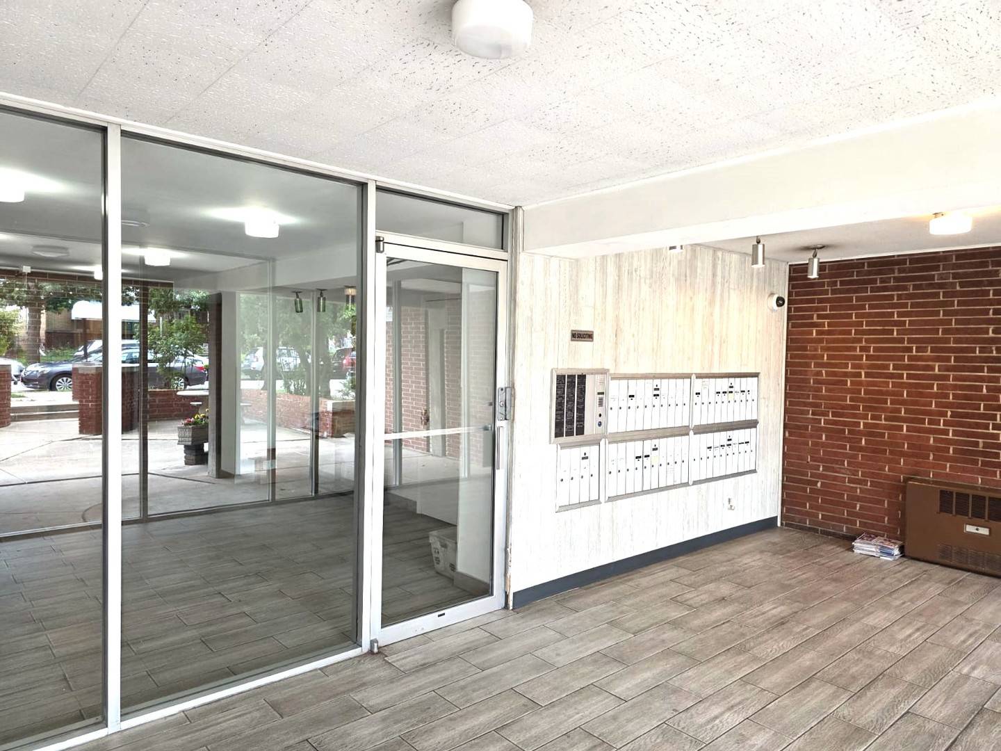 Chicago, IL 60659,6040 N Troy ST #306
