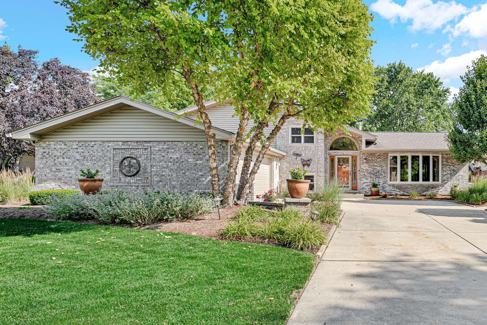 Mokena, IL 60448,10616 Willow AVE