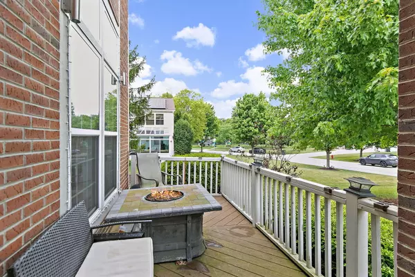Hoffman Estates, IL 60192,1285 Mallard LN