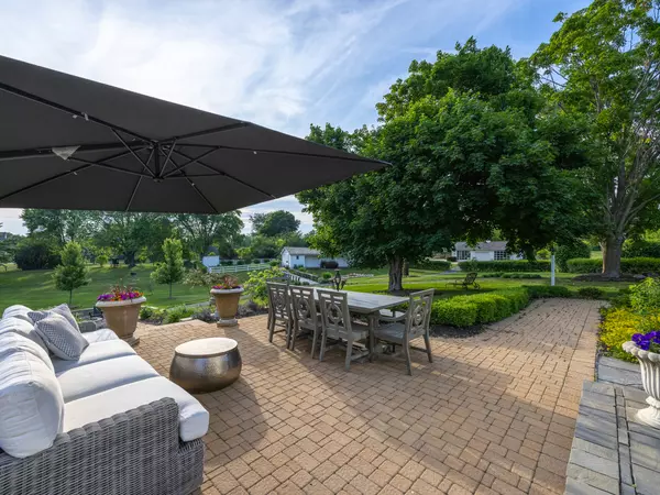 Barrington Hills, IL 60010,404 Caesar DR