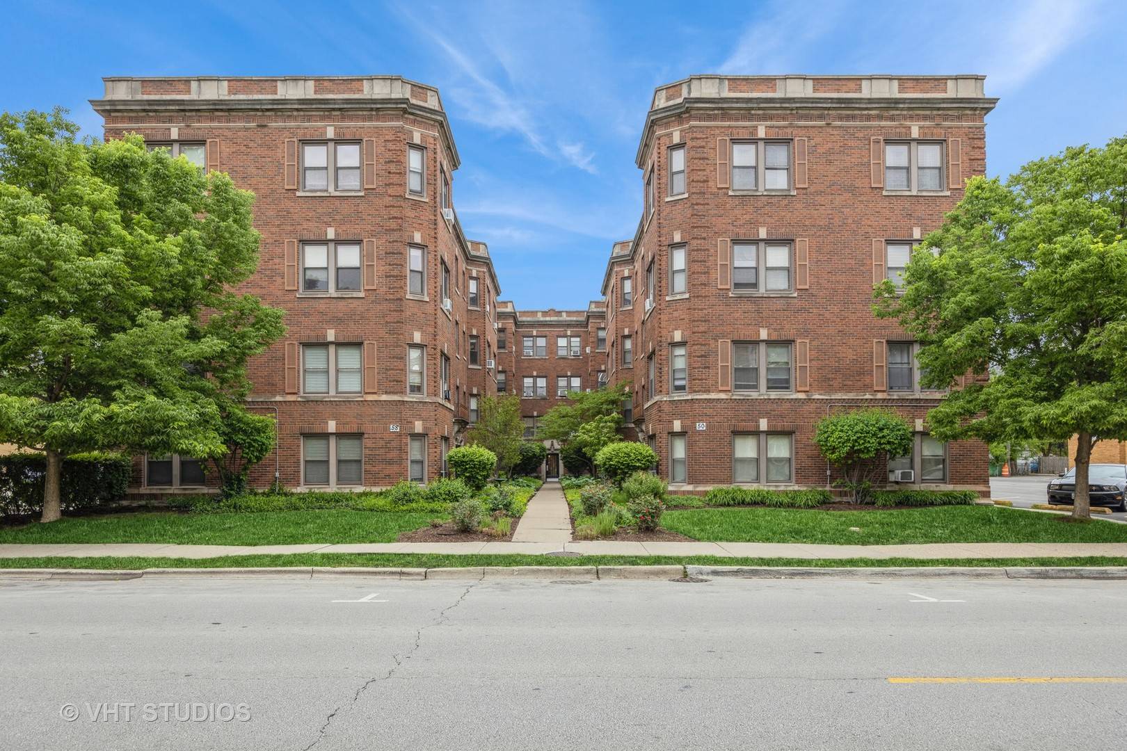 Riverside, IL 60546,50 Forest AVE #3S