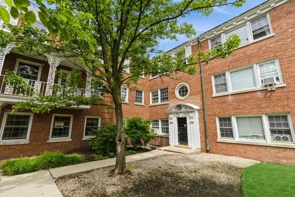 Evanston, IL 60202,342 Ridge AVE #3