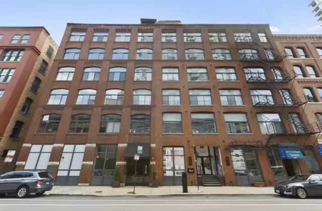 215 W ILLINOIS ST #4C, Chicago, IL 60654