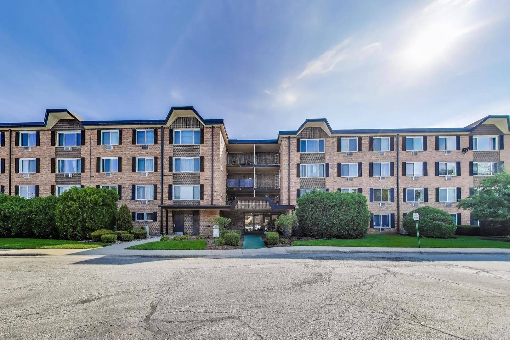 Arlington Heights, IL 60005,1227 S Old Wilke RD #304