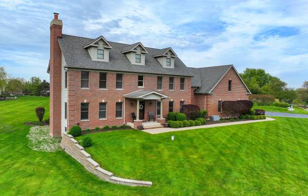 575 Hidden Creek DR, Antioch, IL 60002