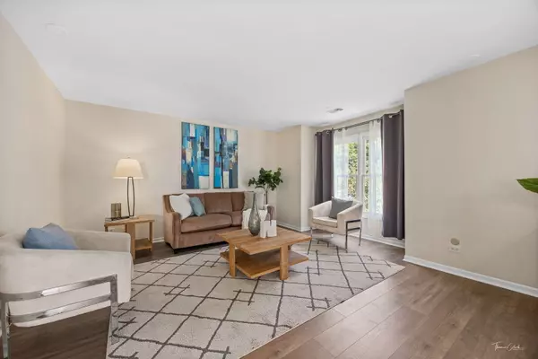 Naperville, IL 60565,1530 Orchard CIR