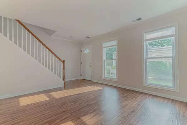 Roselle, IL 60172,184 Rodenburg RD
