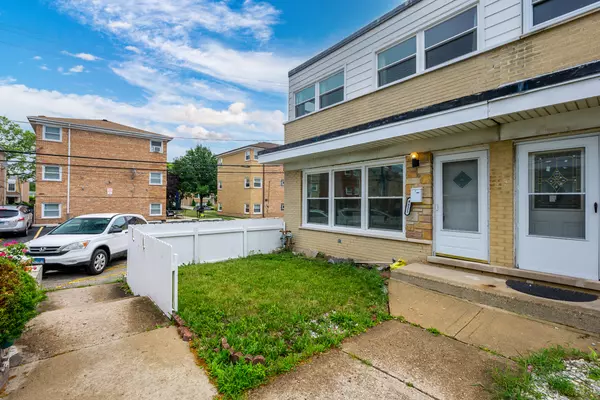 8821 N Washington ST #F, Niles, IL 60714