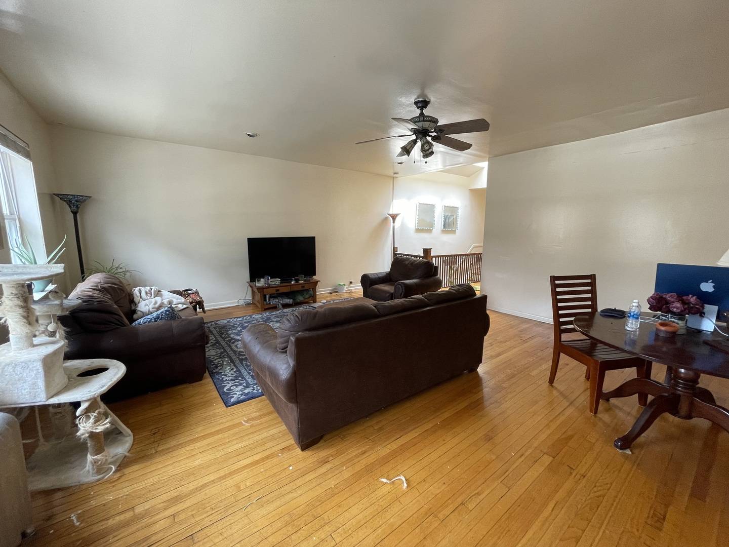 Chicago, IL 60657,3229 N Clark ST #3R