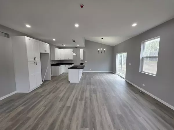 Hanover Park, IL 60133,1390 Merrimac LN