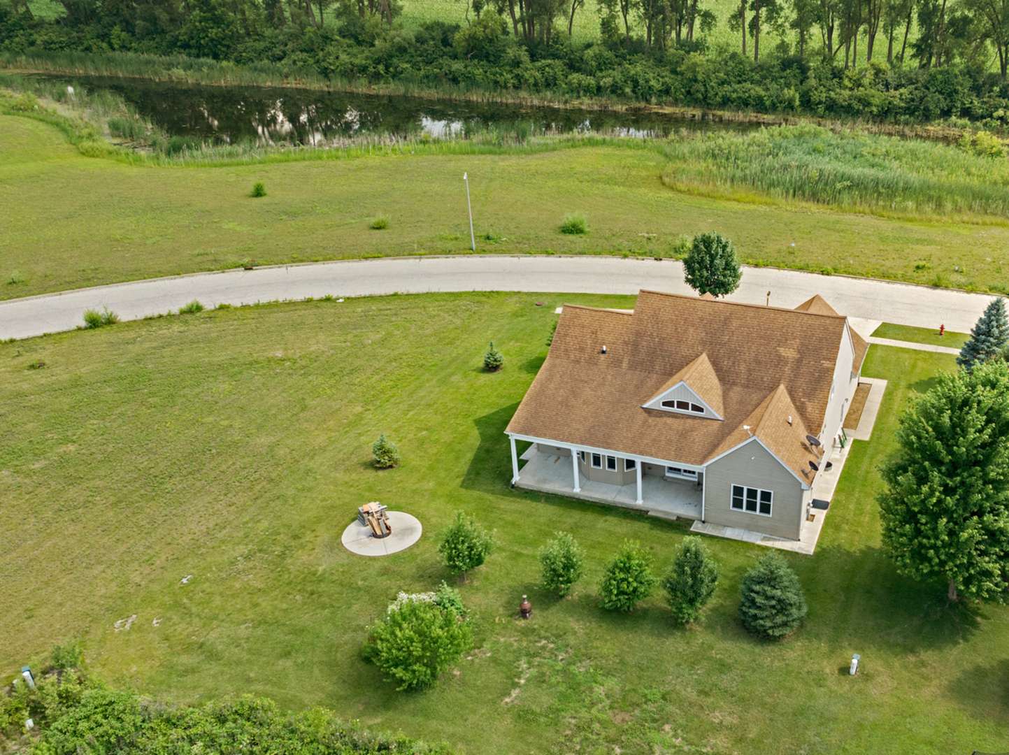 Harvard, IL 60033,811 Forest Downs ST