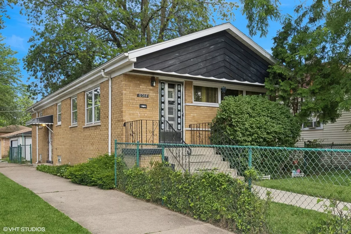 Chicago, IL 60628,12358 S Lowe AVE