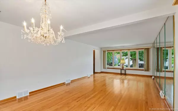 Chicago, IL 60655,10423 S Sawyer AVE