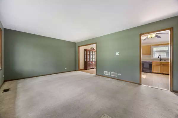 West Chicago, IL 60185,29W459 Lee RD