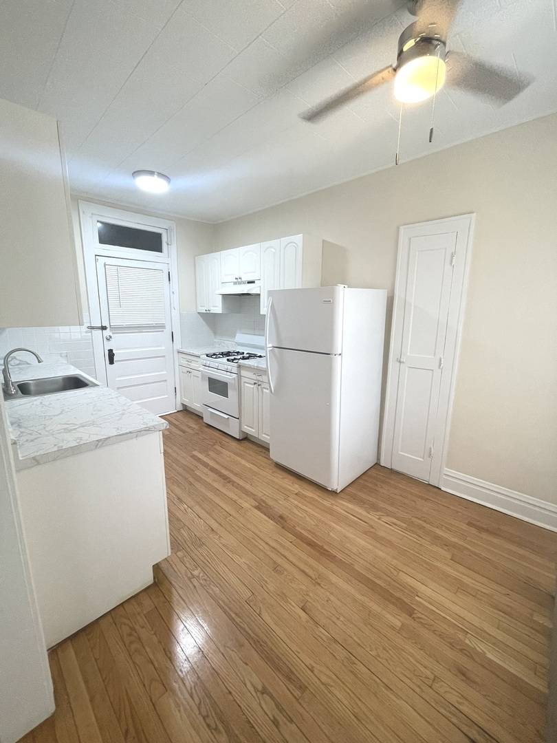 Chicago, IL 60630,4416 N Lavergne AVE #3