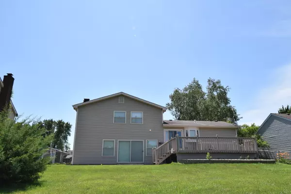 Bartlett, IL 60103,963 E Castlewood LN