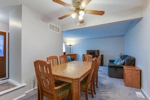 Downers Grove, IL 60516,7315 Winthrop WAY #6